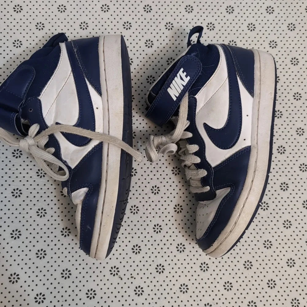 Nike boys court